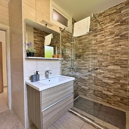 Rozi Apartment Šilo