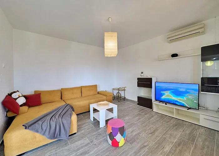Apartment Rozi *