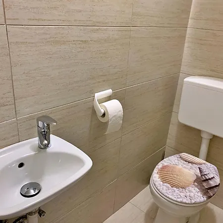 Apartment Rozi *