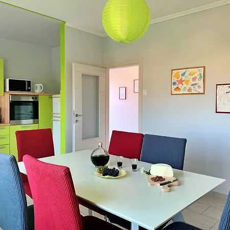 Apartment Rozi *