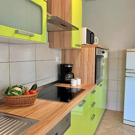 Rozi Apartment
